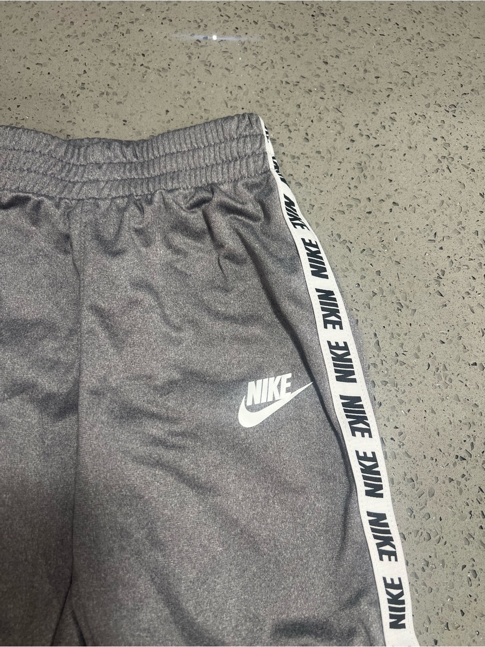 Nike Kids Gray Logo Track Jacket & Joggers Set size 5 - Picture 10 of 14